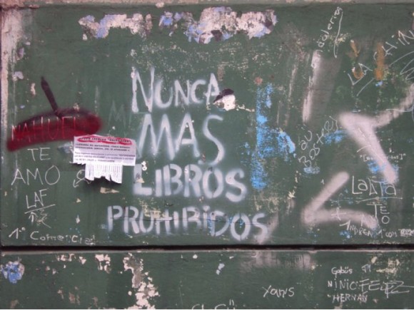 ¿Qué artículo, ensayo o libro sobre graffiti e intervenciones callejeras podés recomendar?