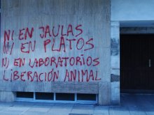 Ni en jaulas ni en platos ni en laboratorios. Liberación animal