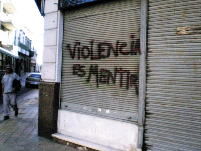 Violencia es mentir