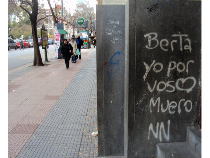 Berta yo por vos corazón muero NN