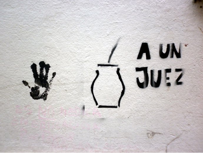 Mate a un juez