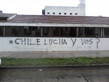 Chile lucha y vos? Yo no!!! La Universidad en Argentina es gratuita!!!, gracias al decreto de Perón de 1949