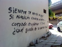 y siempre te sentís vulgar si alquilás cruceros de amor, corazón encadenado y triste, ¿qué guardás en tu aburrida virtud?