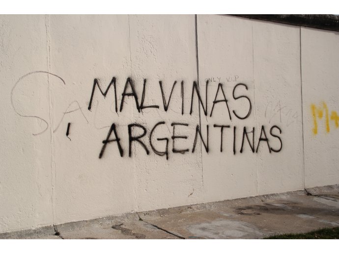 las malvinas son argentinas. 
