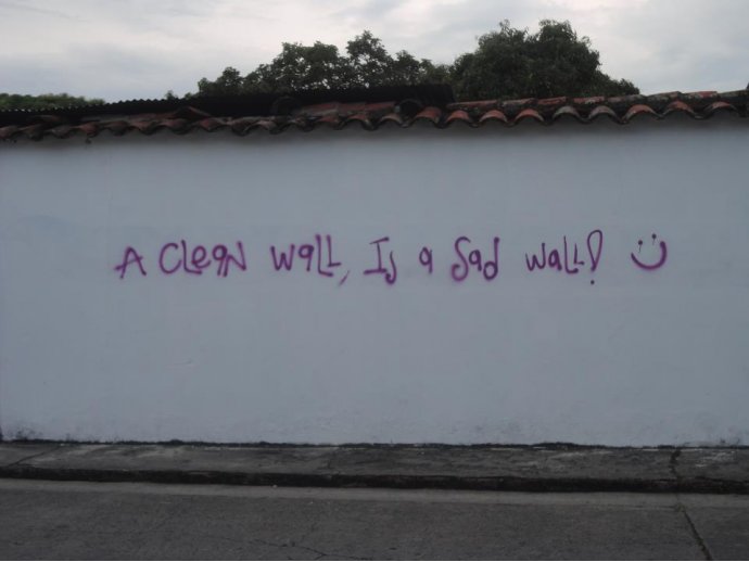 A clean wall, is a sad wall !