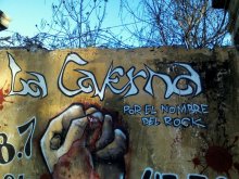 La Caverna. por el nombre del rock