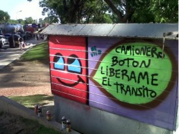 Camionero botón, liberame el tránsito