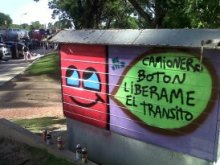 Camionero botón, liberame el tránsito