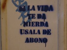 si la vida te da mierda usala de abono