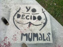 Yo decido, escrito en la facultad debido a las violaciones de mas de 20 chicas