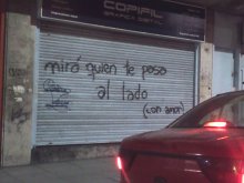 Mirá quién te pasa al lado (con amor)