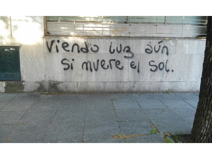 Viendo luz aún si muere el sol 