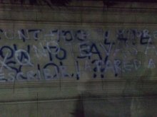 * concha de tu madre por qué no te vas a escribir la pared a la *