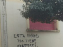 Esta pared no tiene grafiti