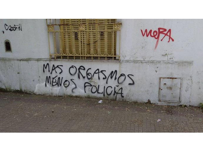 Más orgasmos menos policía