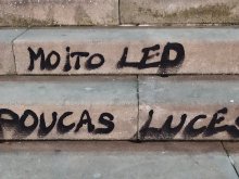 Moito LED poucas luces