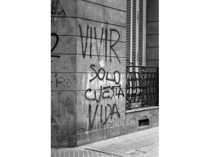 Vivir sólo cuesta vida