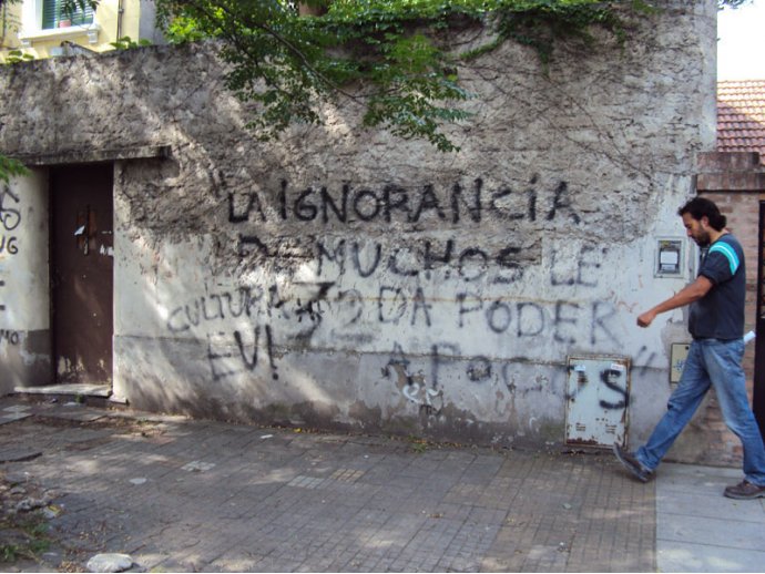 La ignorancia de muchos le da poder a pocos