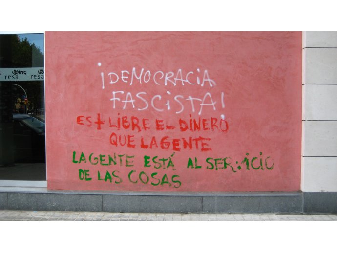 ¡DEMOCRACIA FASCISTA! ES + LIBRE EL DINERO QUE LA GENTE . LA GENTE ESTA AL SERVICIO DE LAS COSAS