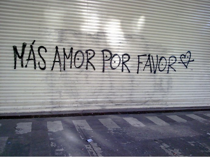 más amor por favor (corazón dibujado)