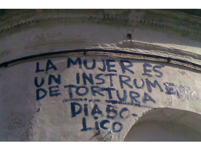 la mujer es un instrumento de tortura diabólico