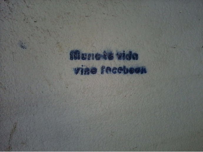 Murio tu vida, vino facebook