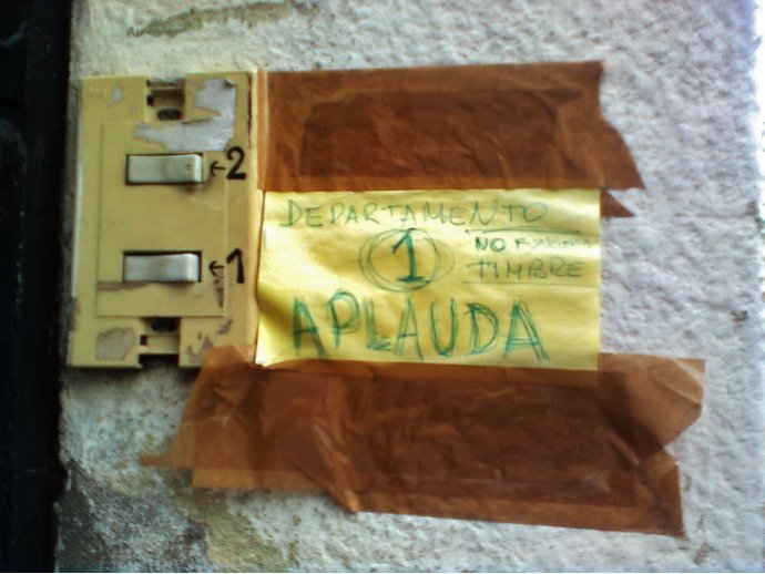 Departamento 1 no funciona  timbre: Aplauda