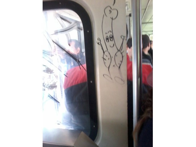 Falo animado para niños en el tren Roca, Constitución-La Plata.
