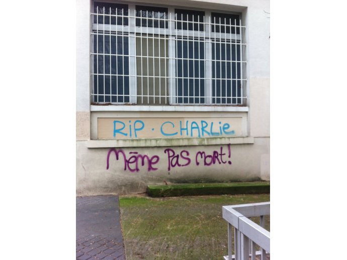RIP CHARLIE / Meme pas mort !
