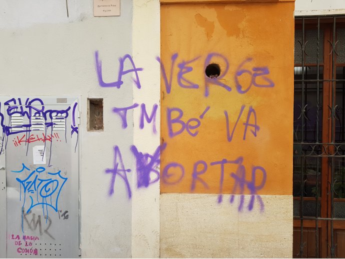 La Verge també va avortar. (La Virgen también abortó).